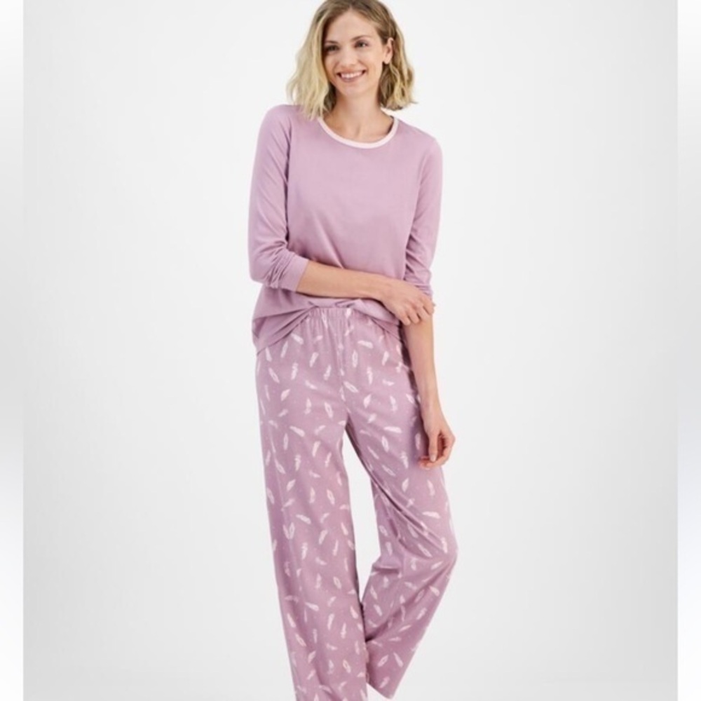 Charter Club
Women's 2-Pc. Long-Sleeve Pajamas Set NWT Sz XL